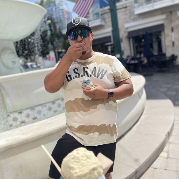 Meet your Posher, Mario - Picture 1 of 1